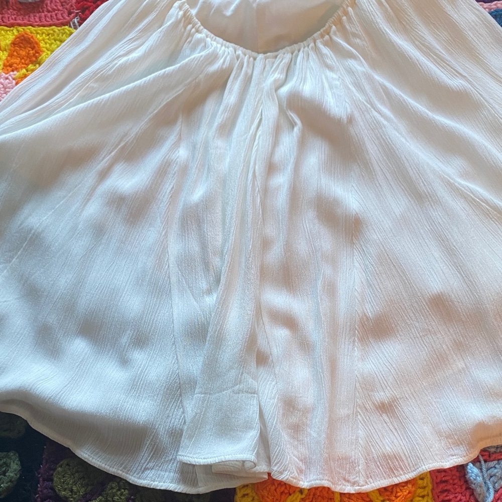 Elegant White Halter Dress - Picture 4 of 5